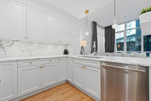 471 Beach Crescent, Vancouver, BC 