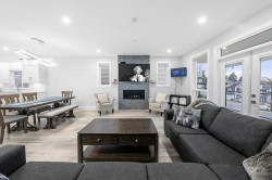 24629 105a Avenue  Maple Ridge, BC V2W 0K3