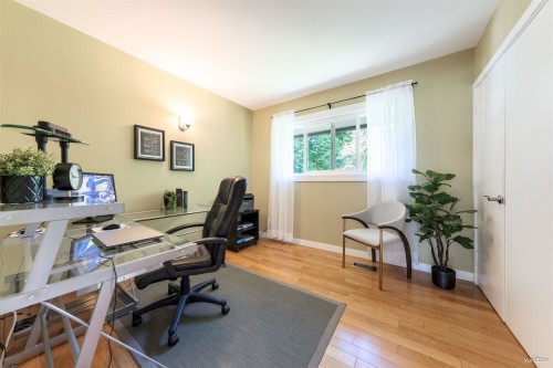 949 Hartford Place, North Vancouver, BC 