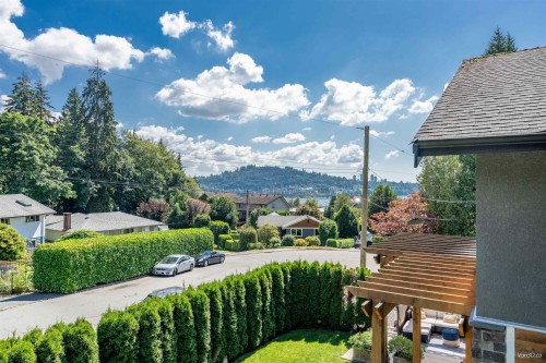 949 Hartford Place, North Vancouver, BC 