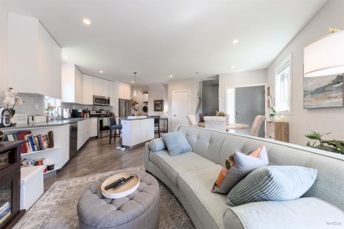 949 Hartford Place, North Vancouver, BC 