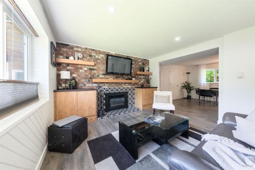 949 Hartford Place, North Vancouver, BC 