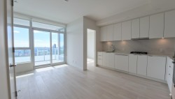 3203-537 Cottonwood Avenue  Coquitlam, BC V3J 0S4