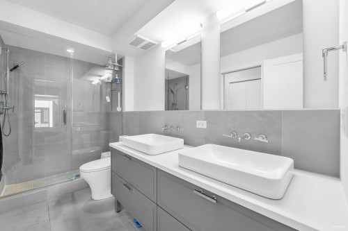 7623 Yukon Street, Vancouver, BC 