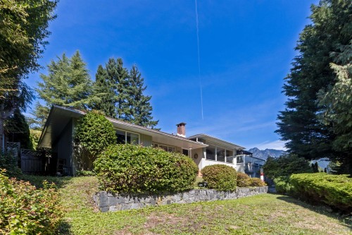 651 Kenwood Road, West Vancouver, BC 