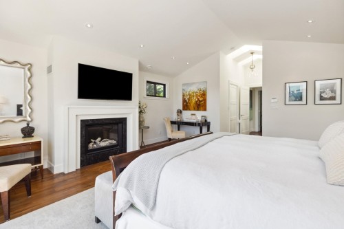 939 Friar Crescent, North Vancouver, BC 