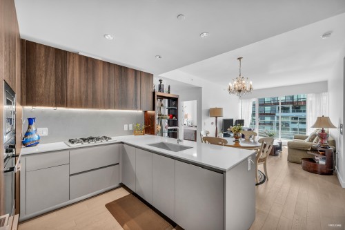 403-6699 River Road, Richmond, BC 