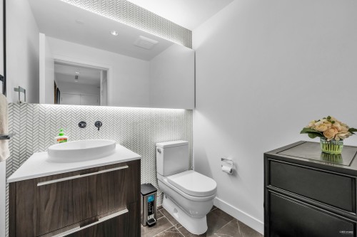 403-6699 River Road, Richmond, BC 