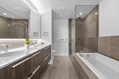 403-6699 River Road, Richmond, BC 