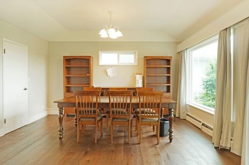 850 Esquimalt Avenue, West Vancouver, BC 