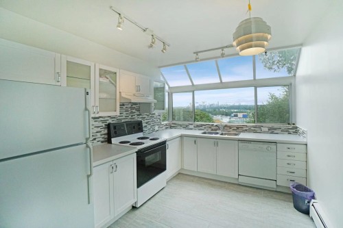 850 Esquimalt Avenue, West Vancouver, BC 