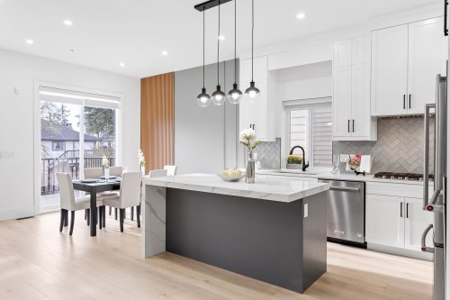 2472 Glenwood Avenue, Port Coquitlam, BC 