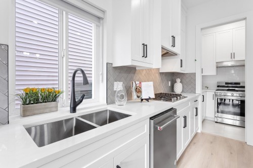 2472 Glenwood Avenue, Port Coquitlam, BC 