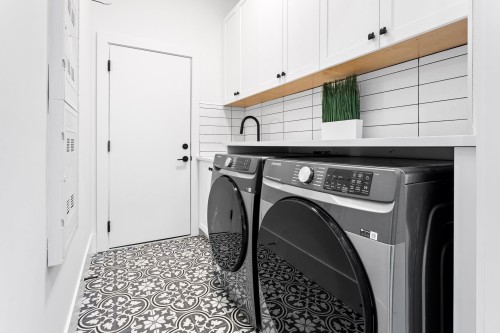 2472 Glenwood Avenue, Port Coquitlam, BC 