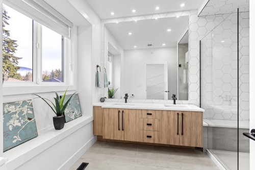 2472 Glenwood Avenue, Port Coquitlam, BC 