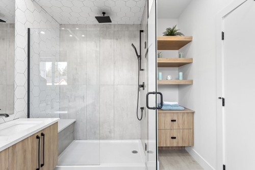 2472 Glenwood Avenue, Port Coquitlam, BC 