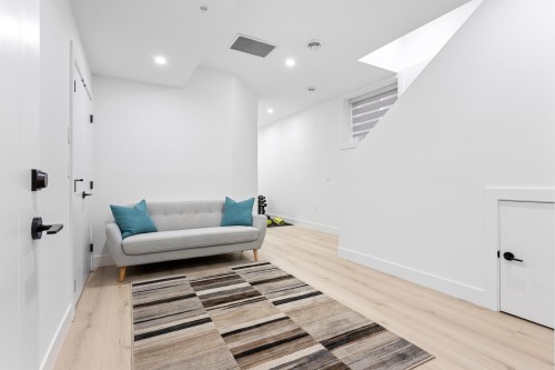 2472 Glenwood Avenue, Port Coquitlam, BC 