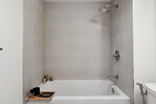 1207-1471 Hunter Street, North Vancouver, BC 