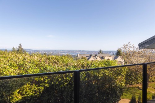 1109 Hillside Road, West Vancouver, BC 