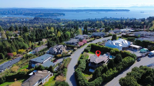 1109 Hillside Road, West Vancouver, BC 