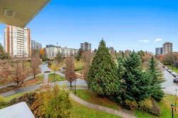602-683 Victoria Park W North Vancouver, BC V7M 0A2