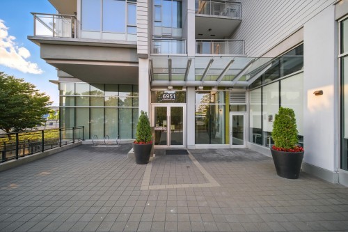 1007-6951 Elmbridge Way, Richmond, BC 