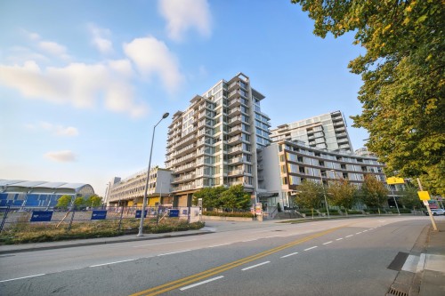 1007-6951 Elmbridge Way, Richmond, BC 