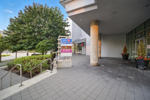 1007-6951 Elmbridge Way, Richmond, BC 