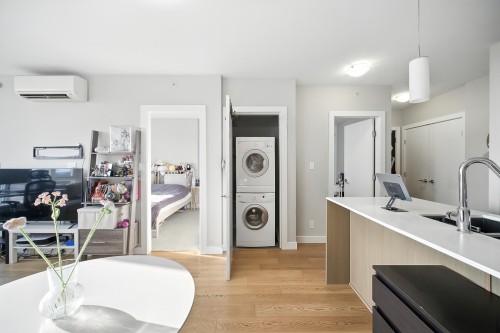 1007-6951 Elmbridge Way, Richmond, BC 