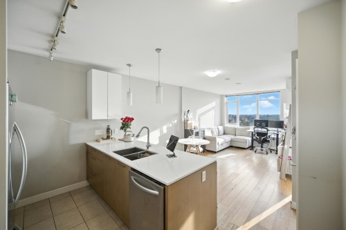 1007-6951 Elmbridge Way, Richmond, BC 