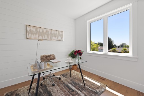 338 24Th Street W, North Vancouver, BC 