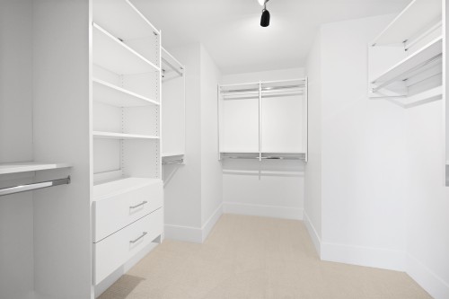 338 24Th Street W, North Vancouver, BC 