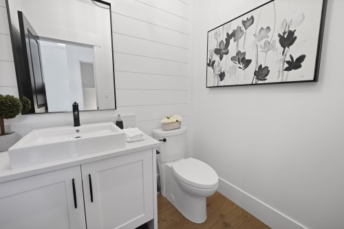 338 24Th Street W, North Vancouver, BC 