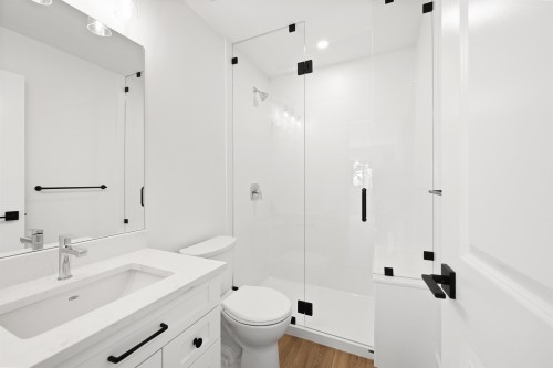 338 24Th Street W, North Vancouver, BC 