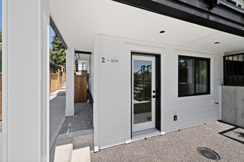 338 24Th Street W, North Vancouver, BC 