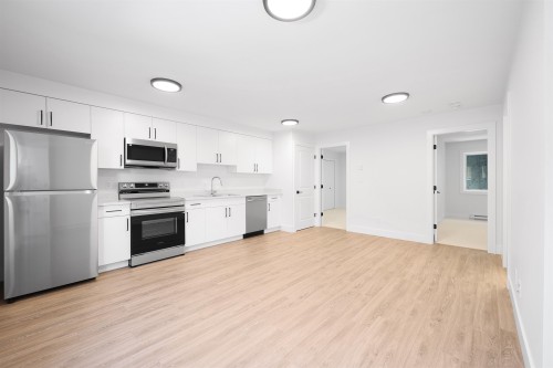 338 24Th Street W, North Vancouver, BC 