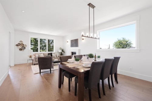 338 24Th Street W, North Vancouver, BC 