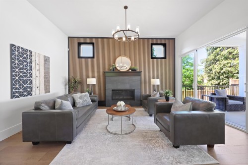 338 24Th Street W, North Vancouver, BC 