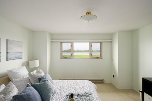 3300 River Road, Richmond, BC 