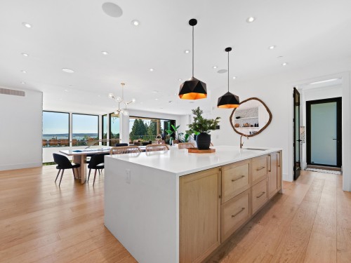 4701 Piccadilly South Road, West Vancouver, BC 