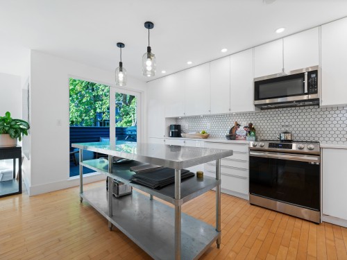 2343 7Th Avenue W, Vancouver, BC 