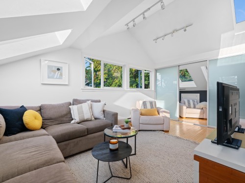 2343 7Th Avenue W, Vancouver, BC 