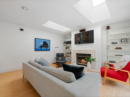 2343 7Th Avenue W, Vancouver, BC 