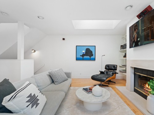 2343 7Th Avenue W, Vancouver, BC 