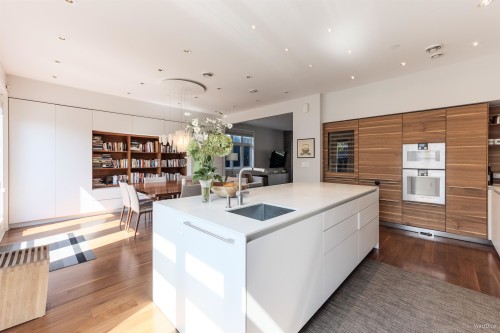 4698 11Th Avenue W, Vancouver, BC 