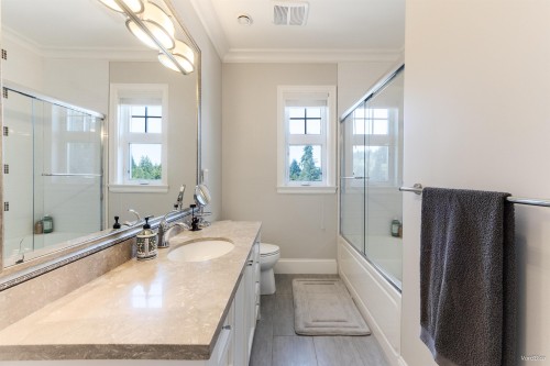 4698 11Th Avenue W, Vancouver, BC 