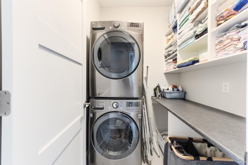 4698 11Th Avenue W, Vancouver, BC 