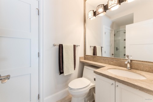 4698 11Th Avenue W, Vancouver, BC 