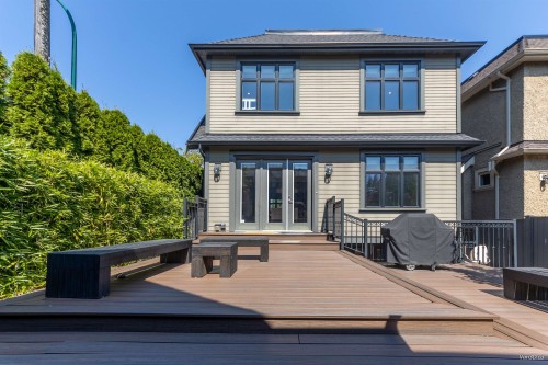 4698 11Th Avenue W, Vancouver, BC 