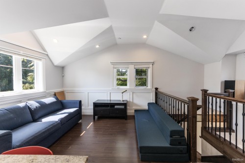 4698 11Th Avenue W, Vancouver, BC 